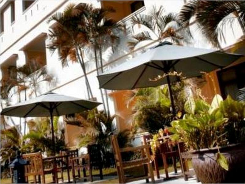 Umm Inn Hotel Malang Exterior photo
